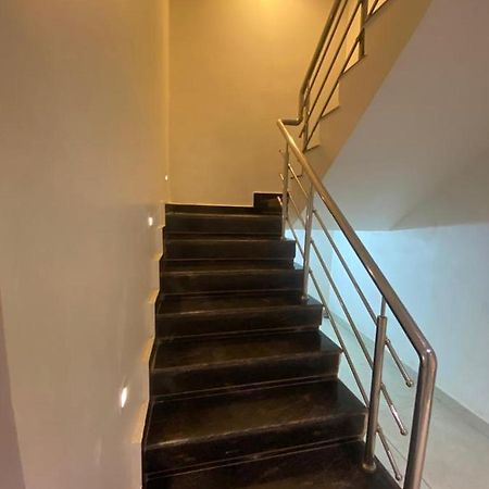Hotel Raghupati Ayodhya Zewnętrze zdjęcie