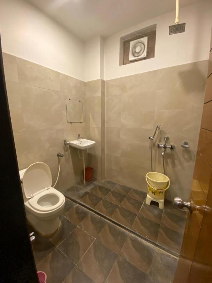 Hotel Raghupati Ayodhya Zewnętrze zdjęcie