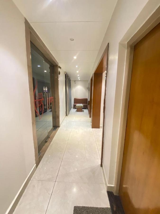 Hotel Raghupati Ayodhya Zewnętrze zdjęcie