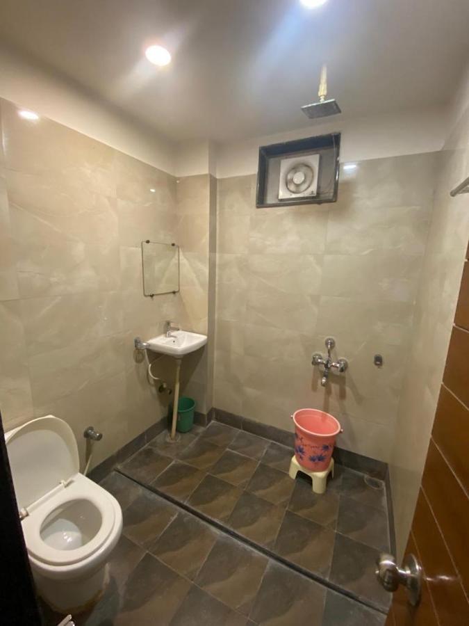 Hotel Raghupati Ayodhya Zewnętrze zdjęcie