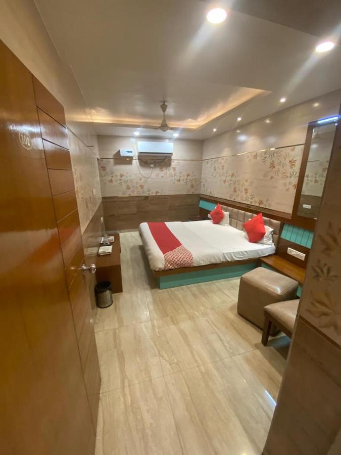 Hotel Raghupati Ayodhya Zewnętrze zdjęcie