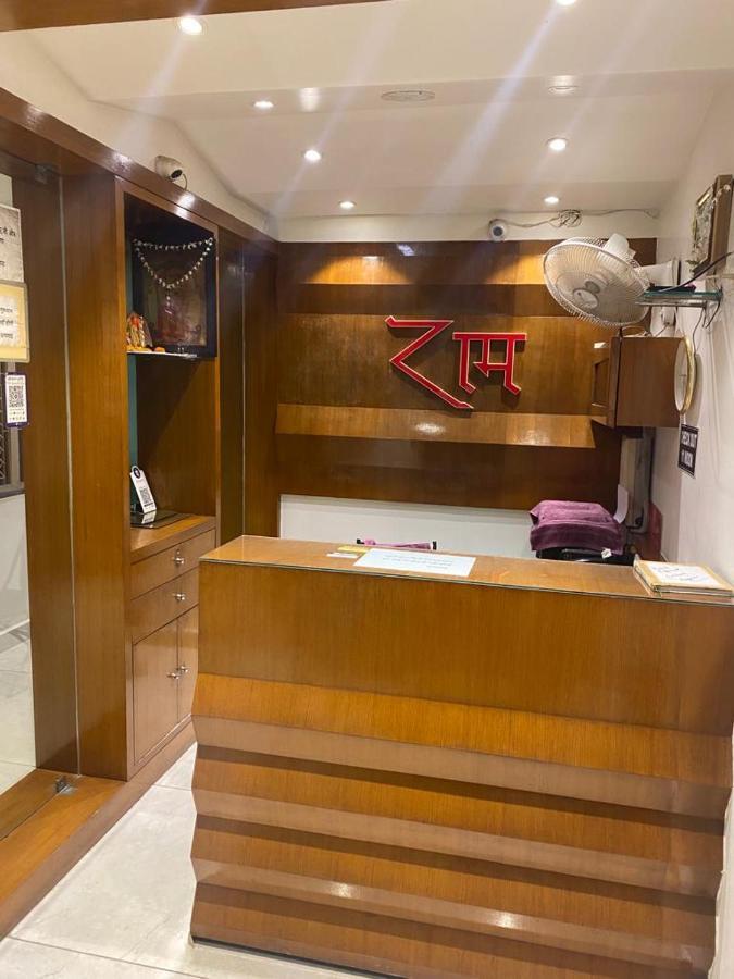 Hotel Raghupati Ayodhya Zewnętrze zdjęcie